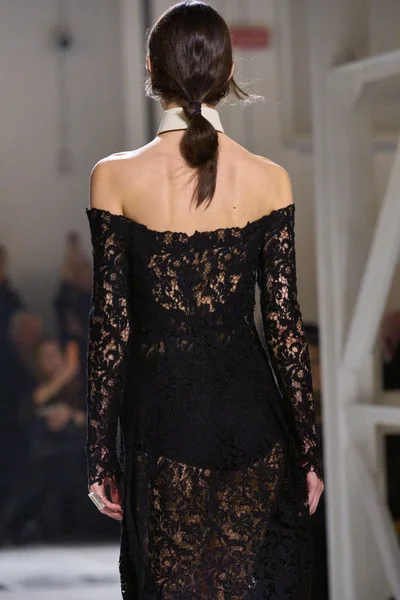 Look 12